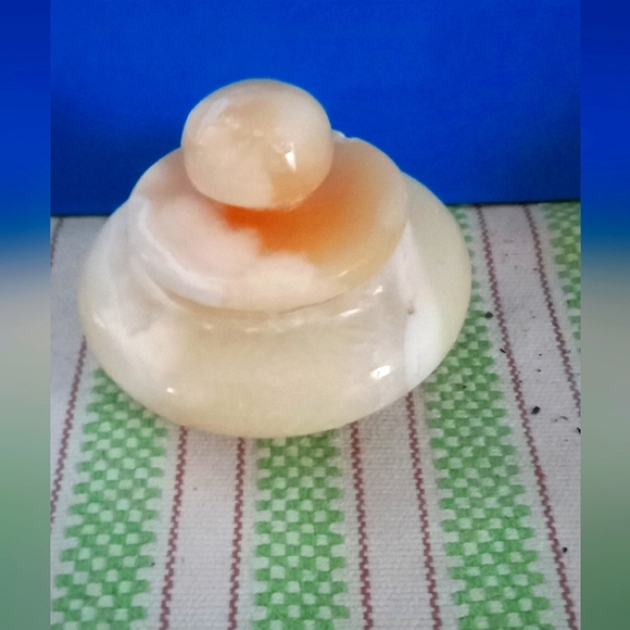 𝅺Genuine Alabaster trinket box with Manatees. Artist Jody Bergsma - Picture 1 of 3